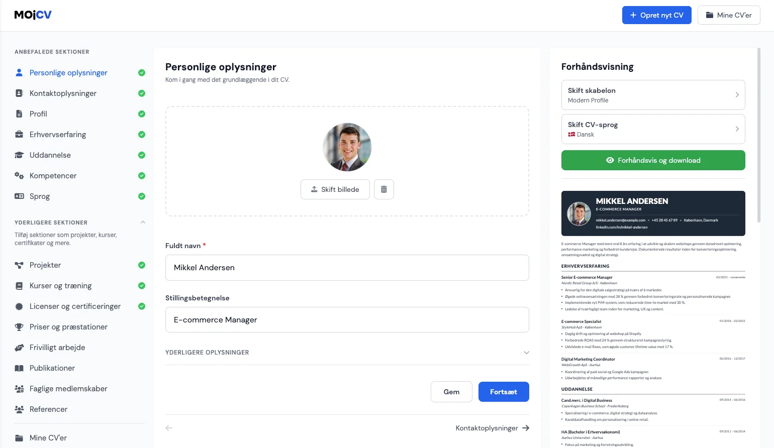 MojCV-grænsefladen med et færdigt professionelt CV klar til download som PDF