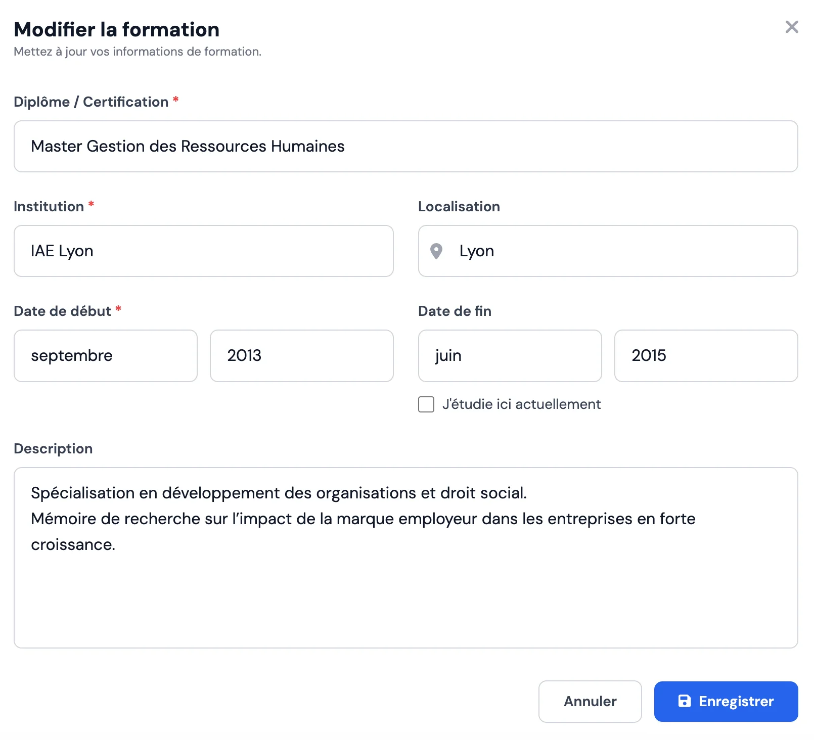 Remplir un CV en ligne rapidement sur MojCV, toutes les rubriques incluses