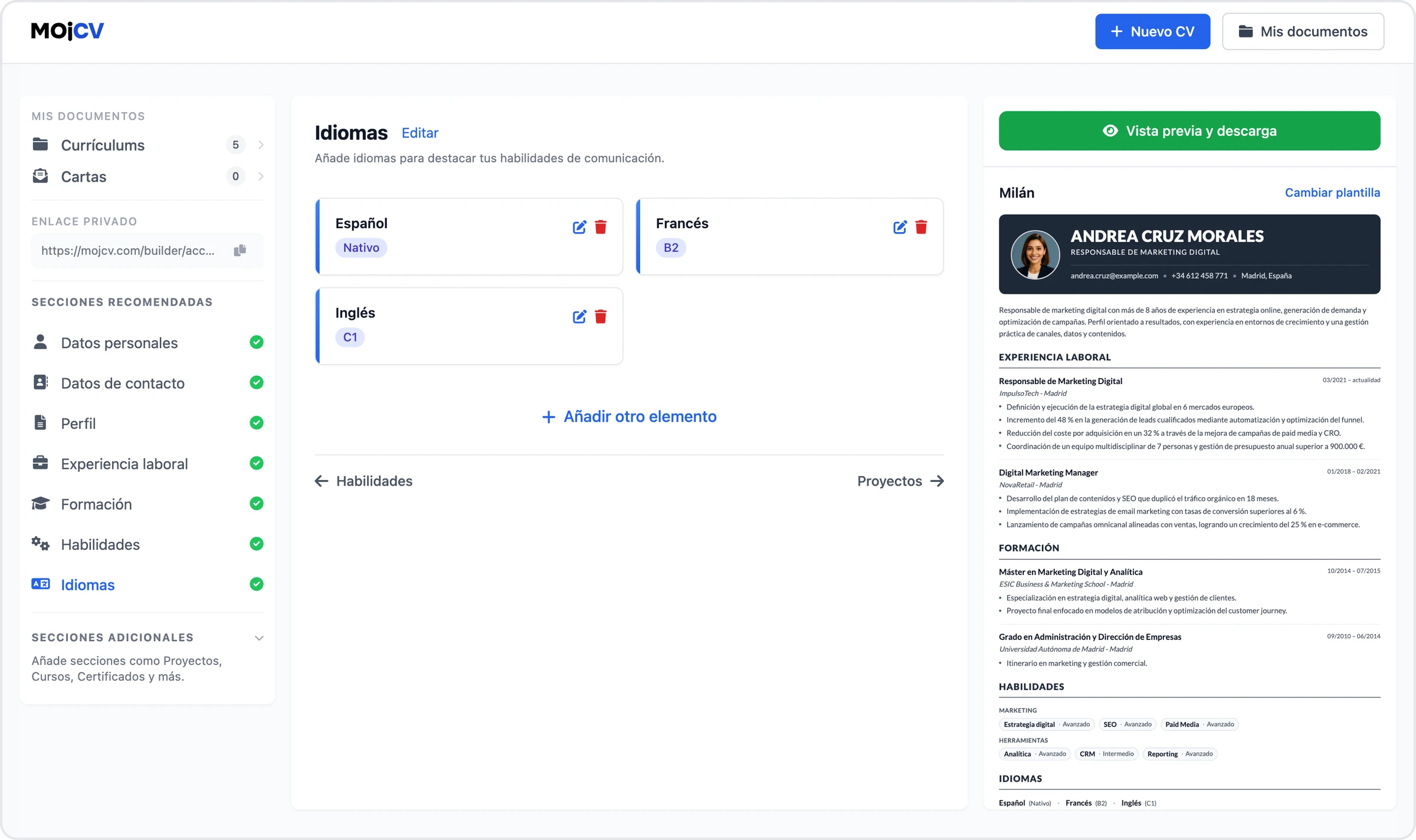La página Idiomas del editor con Español nativo, Francés B2 e Inglés C1, junto a la vista previa del currículum