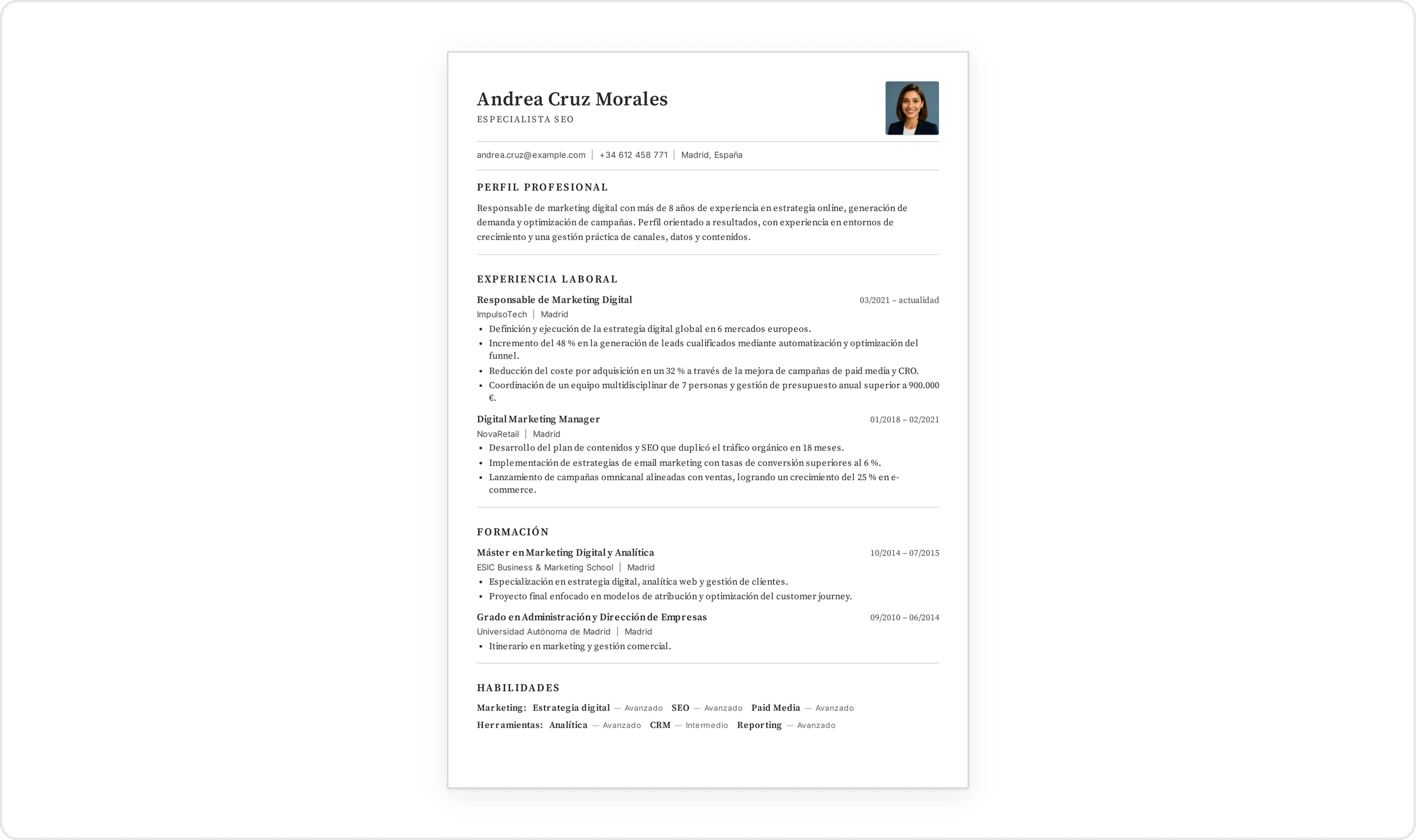 La primera página del PDF descargado de un currículum en español, con foto, los títulos Perfil profesional, Experiencia laboral y Formación y las fechas en formato 03/2021 - actualidad