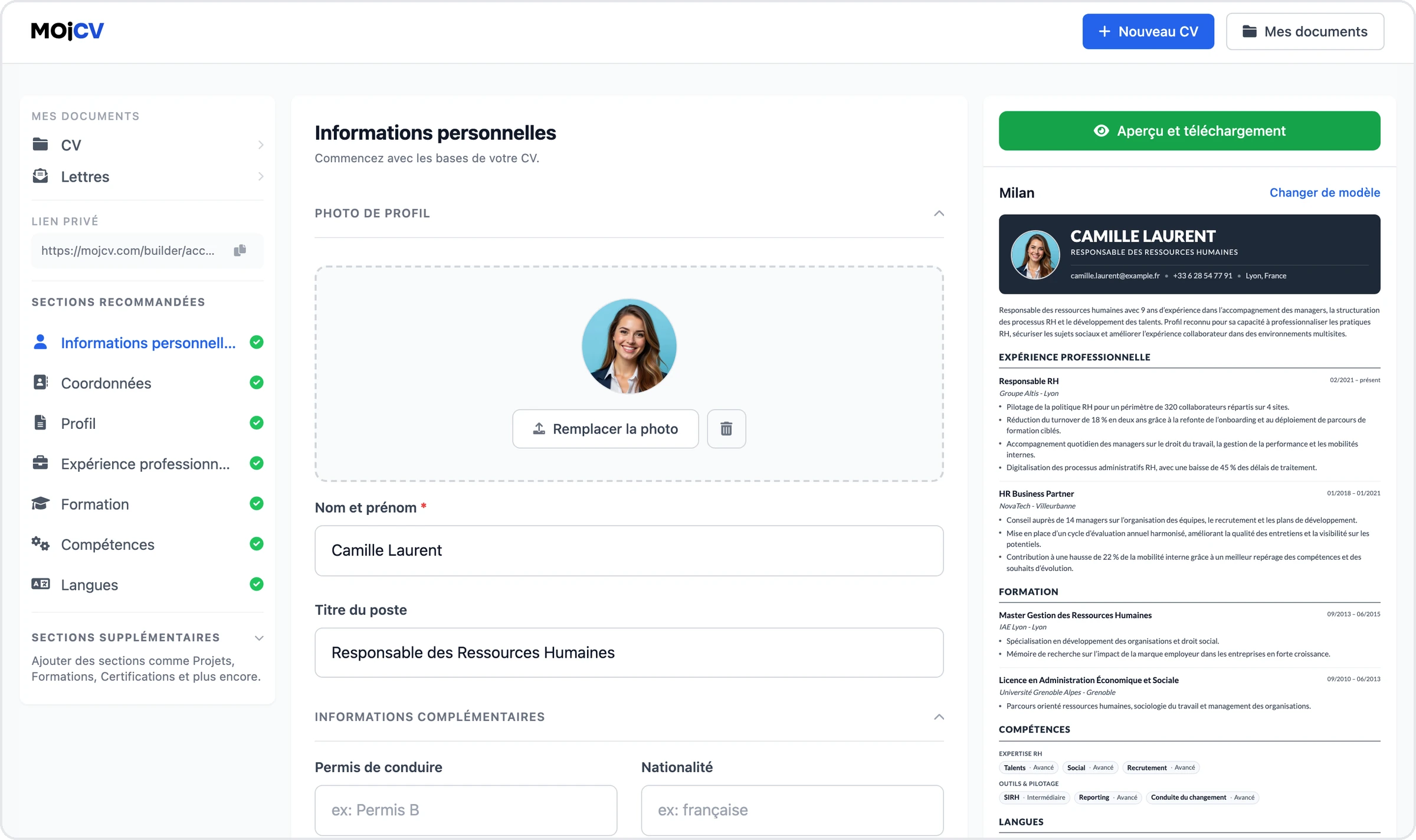 L'éditeur MojCV avec un CV terminé, prêt à être téléchargé en PDF