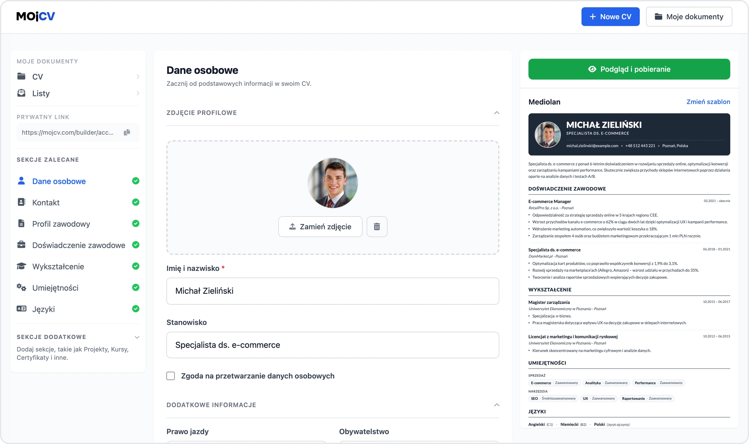 Interfejs kreatora MojCV pokazujący profesjonalne CV gotowe do pobrania