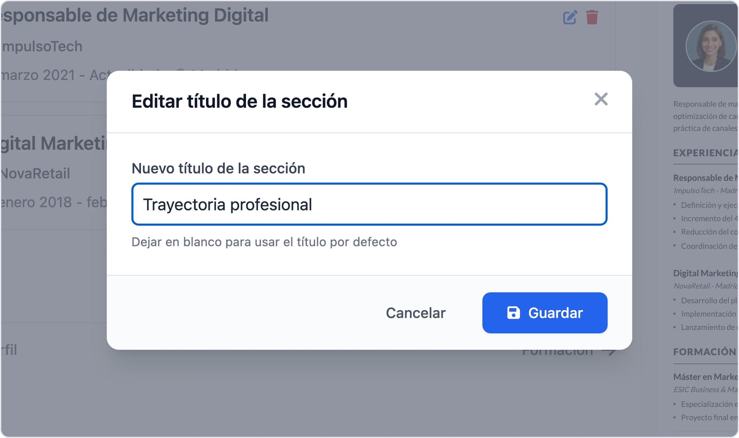 El cuadro Editar título de la sección de MojCV con el título Trayectoria profesional escrito, junto a la vista previa del currículum con foto